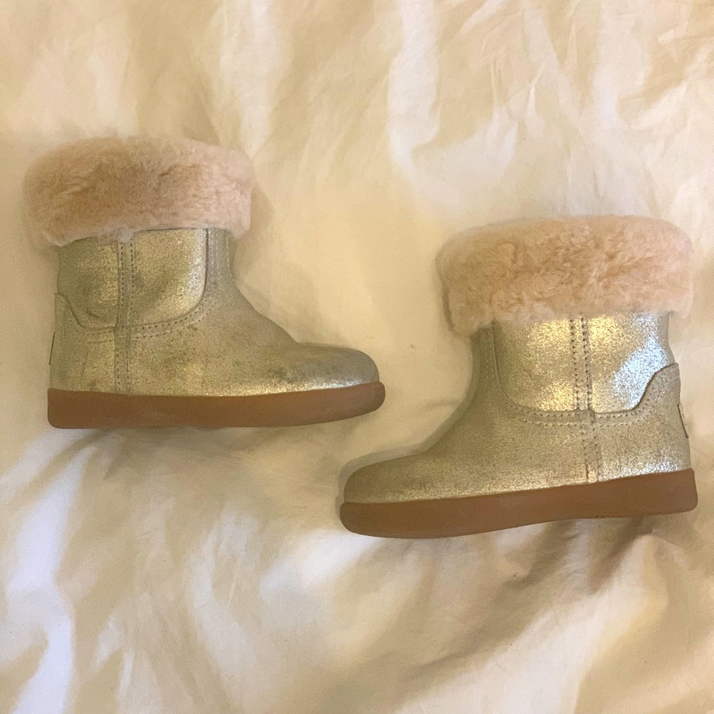 Jorie II Metallic Fur Lined Boots Gold - Ugg